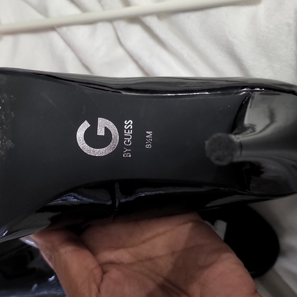 G by guess black pumps - Picture 4 of 5